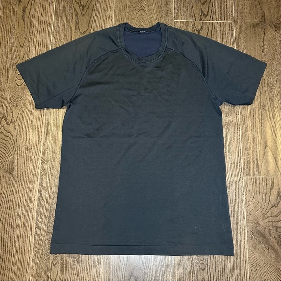 Lot Of 3 Lululemon Men’s Metal Vent Red Green Blue Short Sleeve Shirts Size M - Picture 9 of 14